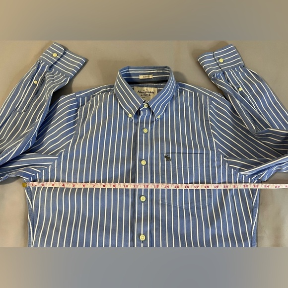 Abercrombie & Fitch Men's Sz XL Muscle Fit Shirt Blue White Stripe Pinstripe - Picture 6 of 10